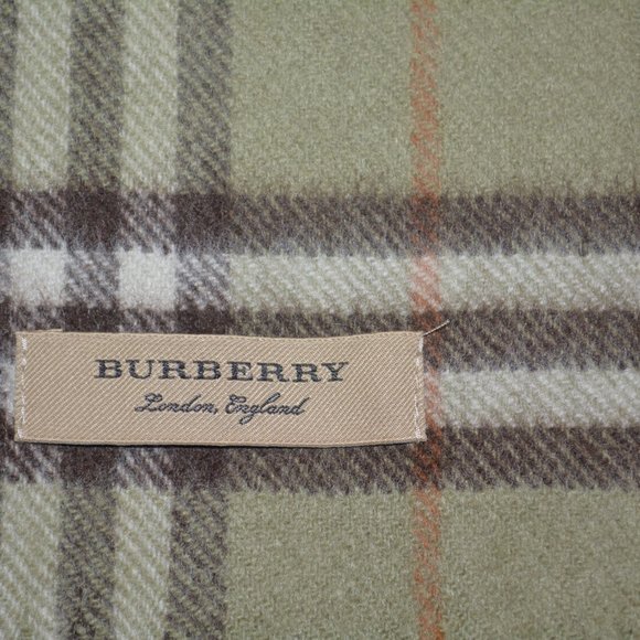 NWT BURBERRY VINTAGE CHECK CASHMERE SCARF - Picture 7 of 7